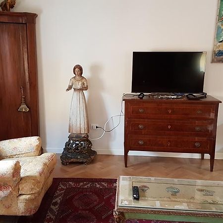 Elegante Appartamento In Centro A Cesena Ngoại thất bức ảnh